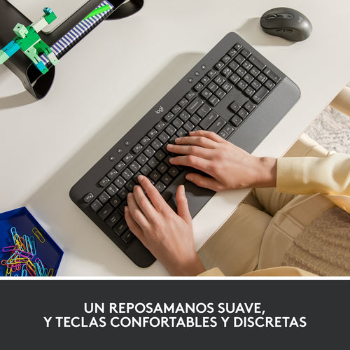 Teclado Inalámbrico BT/Bolt Logitech Signature K650 con Diseño Confortable, Grafito