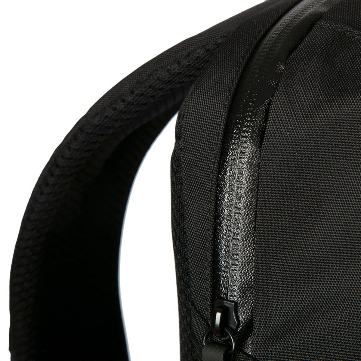 Morral Targus TBB649GL Terra EcoSmart Portátil/Laptop 15-16” + Protector de Lluvia Ergonómico y Ecológico