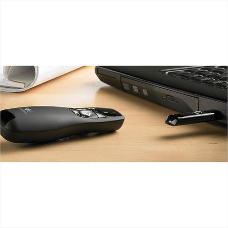 Presentador Inalámbrico Logitech R400 con Apuntador Láser Rojo Control para Diapositivas y Exposiciones